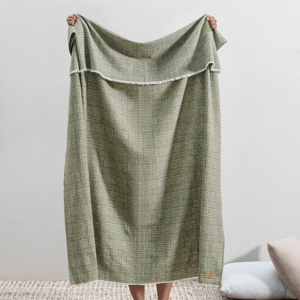 Lands Downunder Chive Sutton Plaid Throw